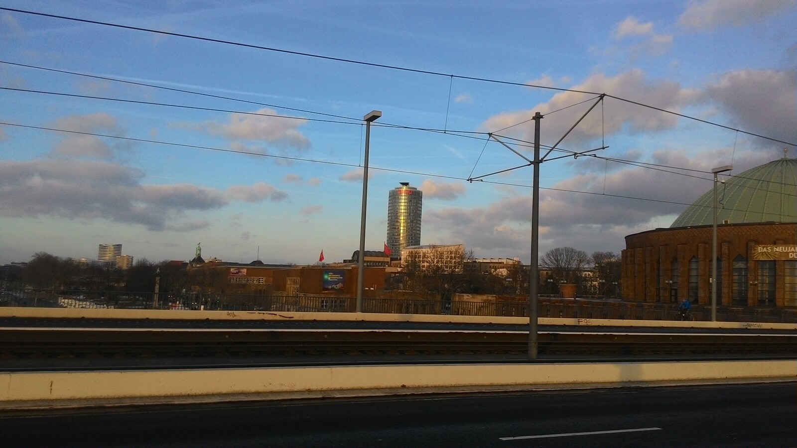 Прогулка по Дюссельдорфу Северный Рейн-Вестфалия Германия изображение с сайта www.HeiHei.ruизображение с сайта www.heihei.ru